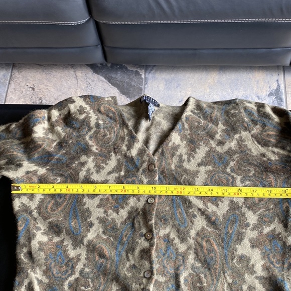Classic “Carole Little” Wool Vee-neck Cardigan in Paisley Print -Size Large - Picture 6 of 7
